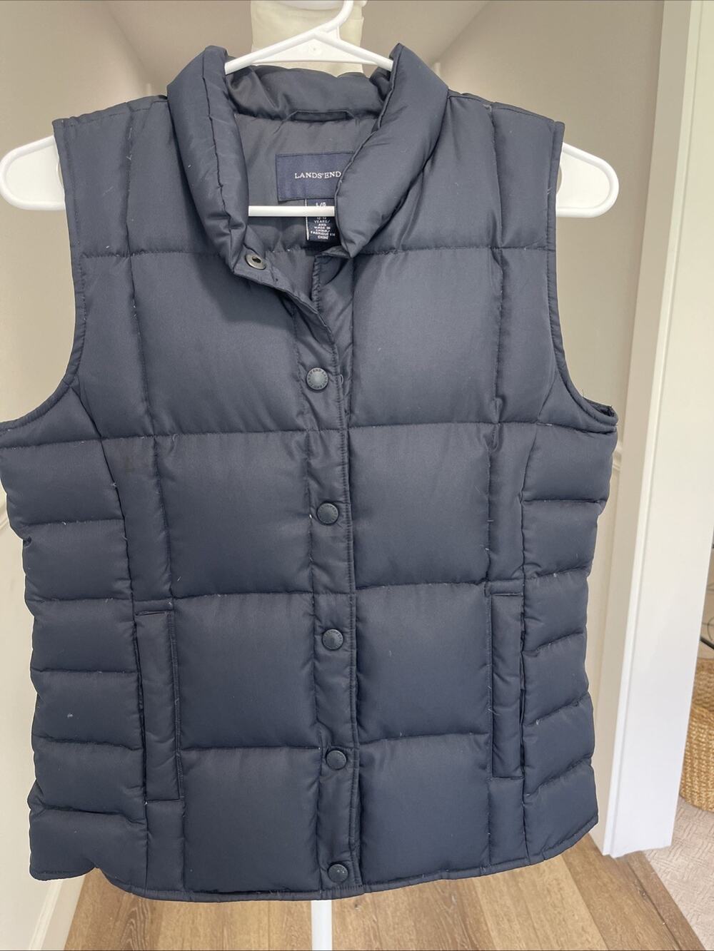 Lands End Womens Puffer Vest Navy Blue Sz Large Snap Front Pockets Light Weight